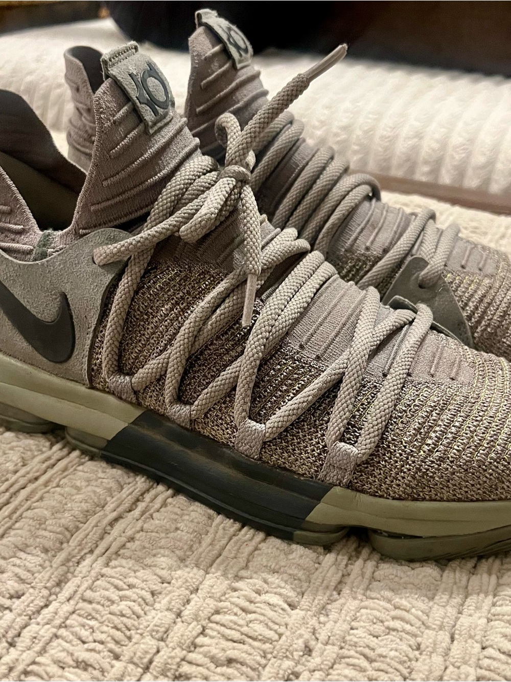 Nike KD Trey 5 IV Sneakers in Olive Gray